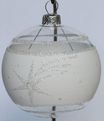 Weiße und halb durchsichtige Weihnachtskugeln aus Glas 7cm